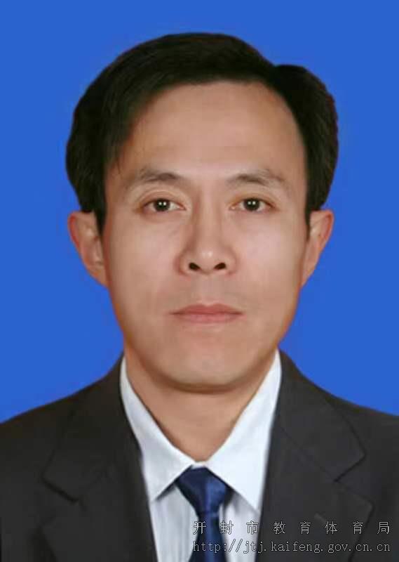 曲伟.jpg 曲伟.jpg